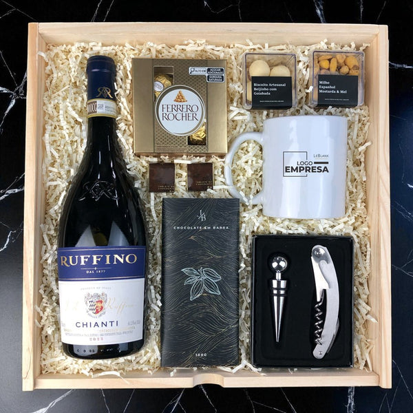 Kit Presente Corporativo Wood Vinho Ruffino Chianti e Caneca Personalizada - LeBlank Corporativo