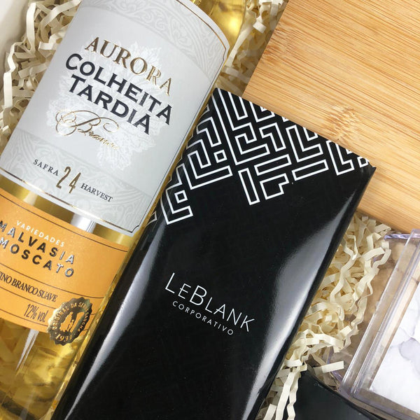Foto do Kit Presente Corporativo Vinho Branco e Chocolate